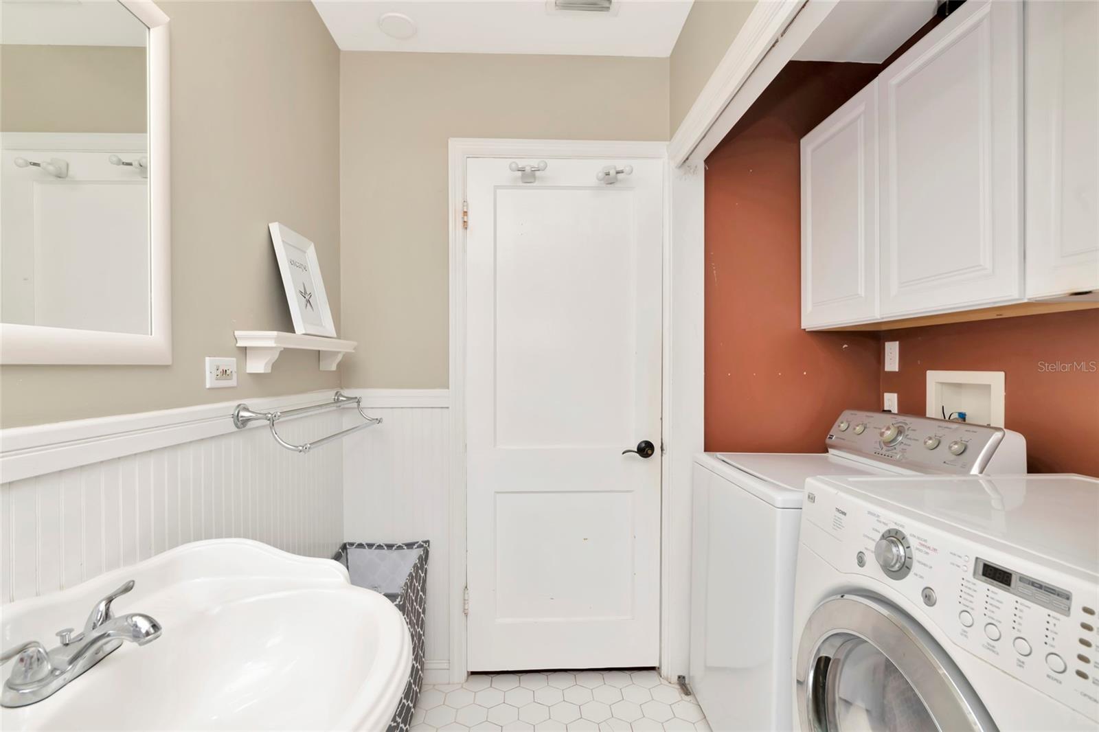 1712 SIESTA DR — photo 12