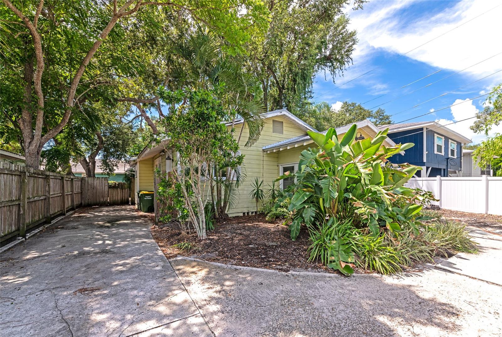 1712 SIESTA DR — photo 20
