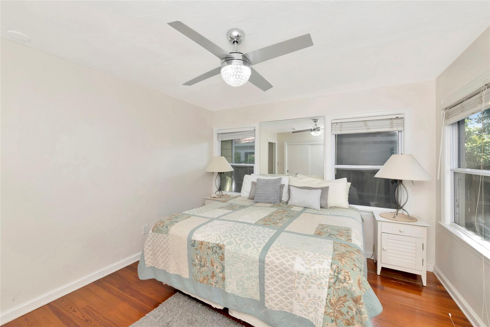 1712 SIESTA DR — photo 8