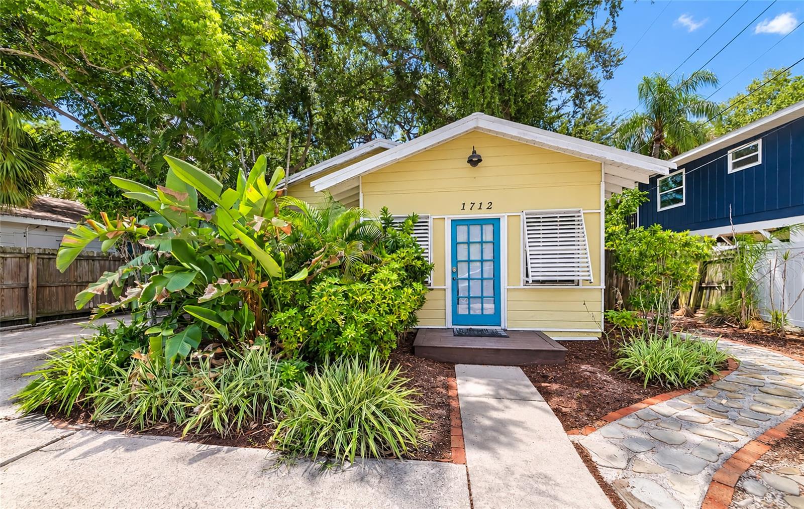 1712 SIESTA DR — photo 2