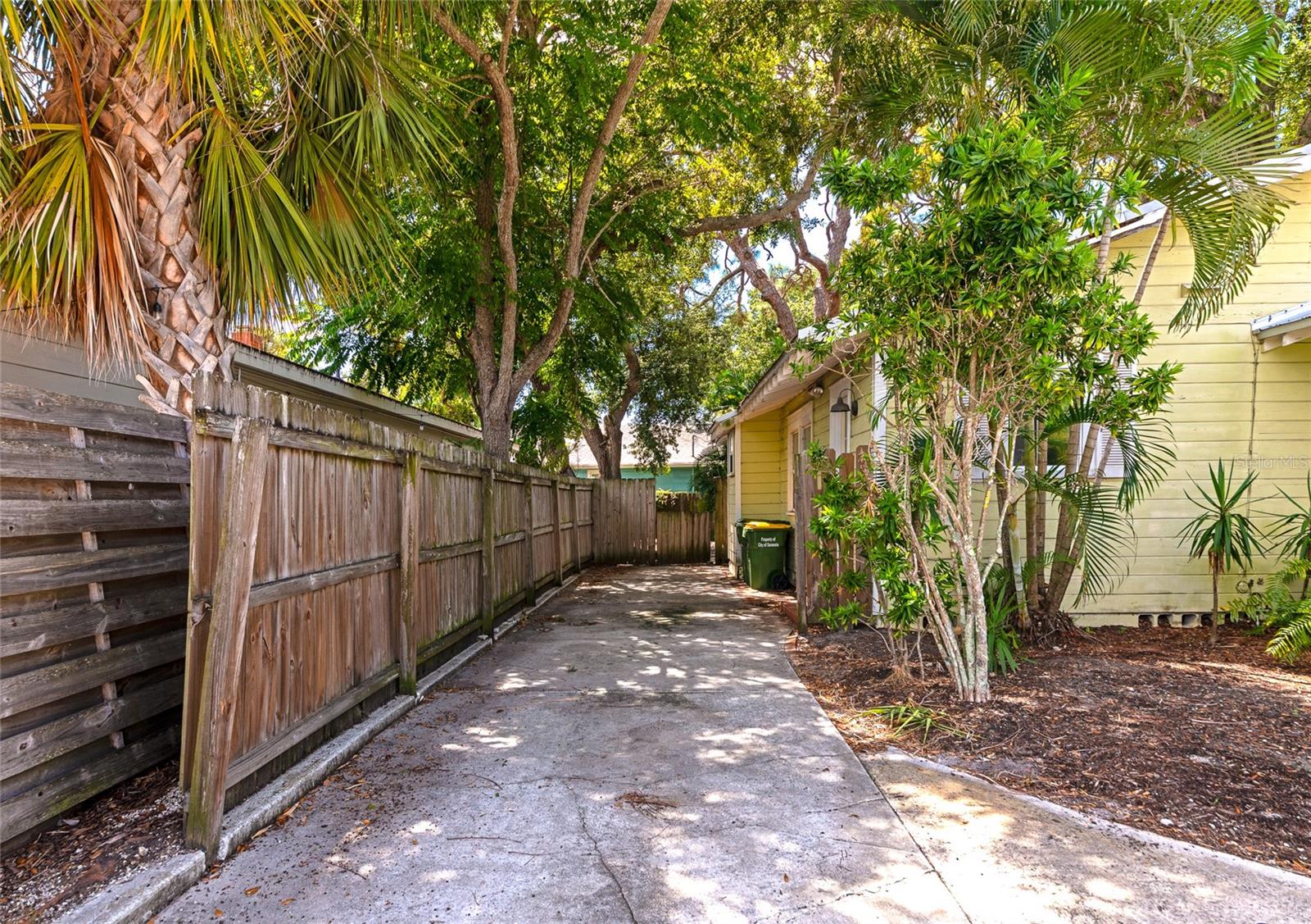 1712 SIESTA DR — photo 19