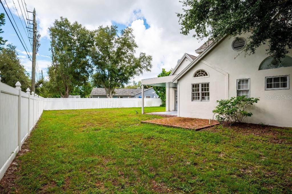 2844 LUCE DR N — photo 37