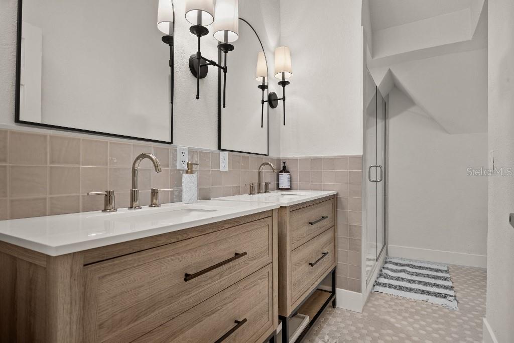2844 LUCE DR N — photo 32