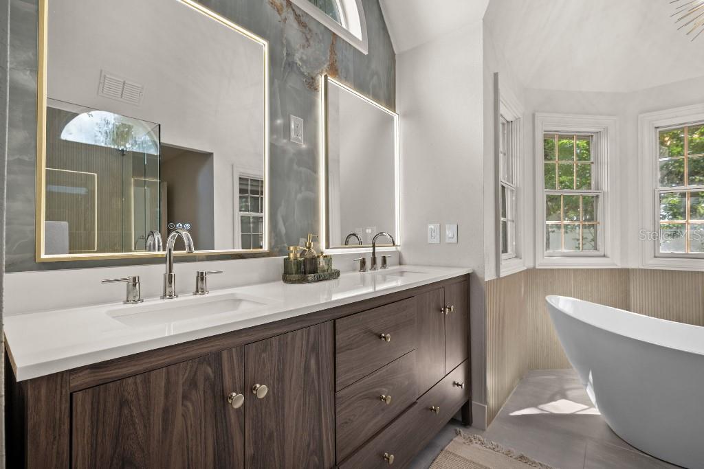 2844 LUCE DR N — photo 19