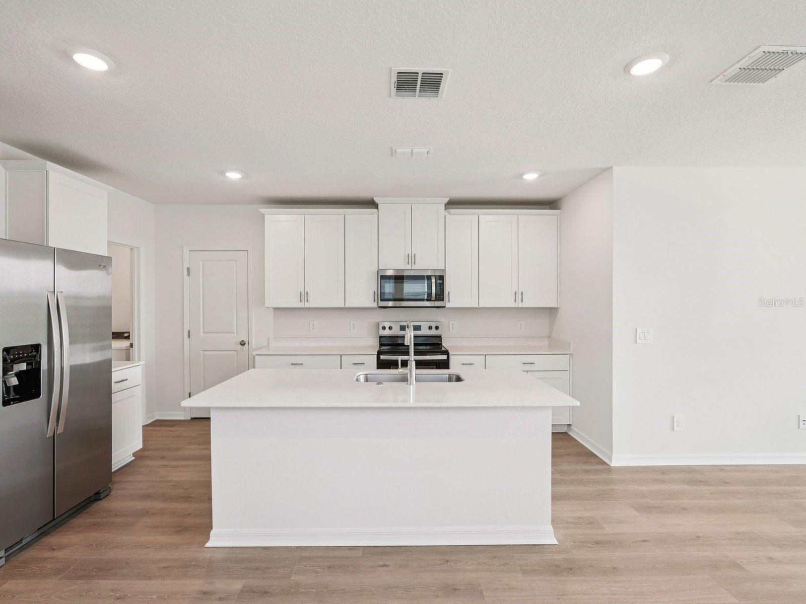 1548 BREKEY WAY — photo 4