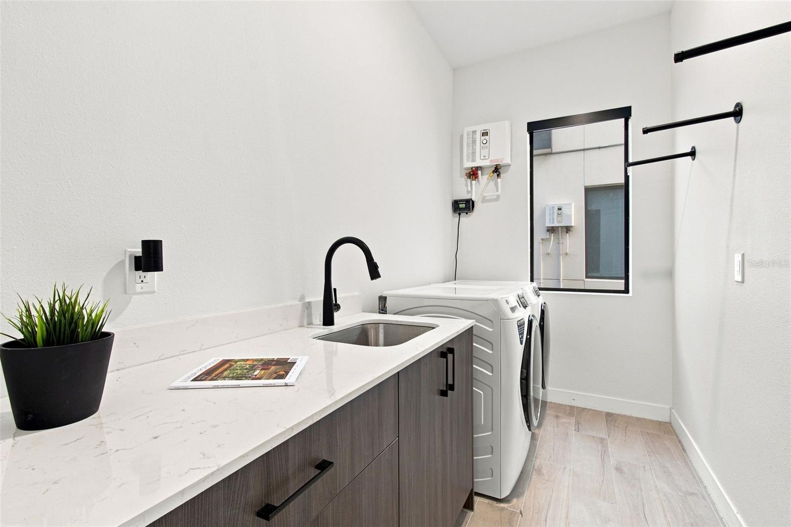 7519 N COOLIDGE AVE — photo 56