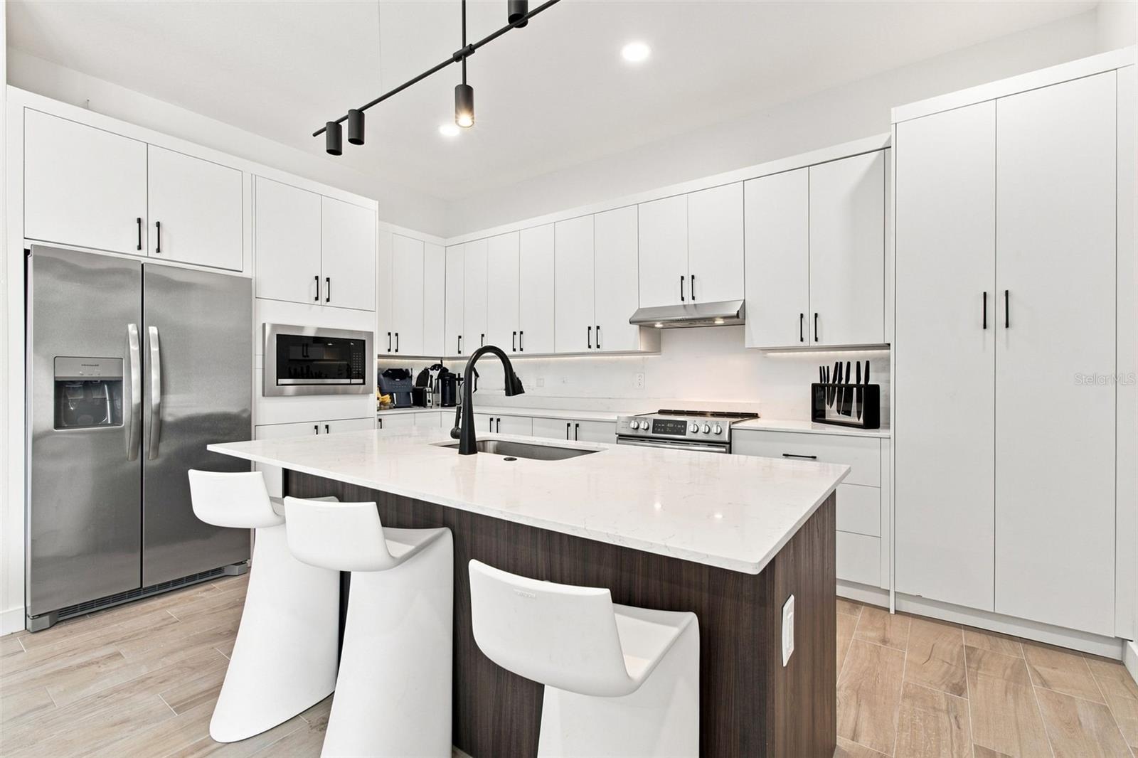7519 N COOLIDGE AVE — photo 13