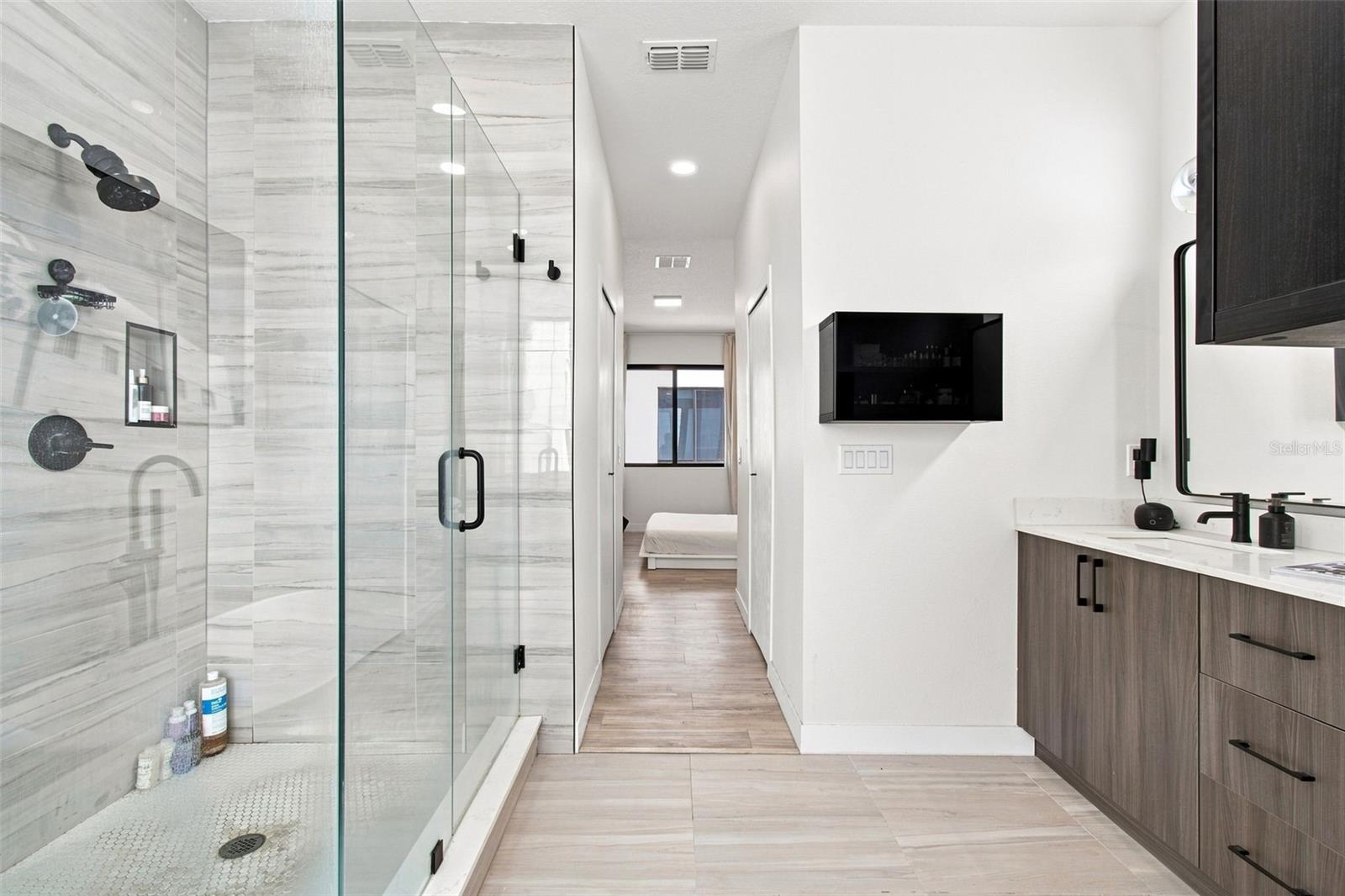 7519 N COOLIDGE AVE — photo 52