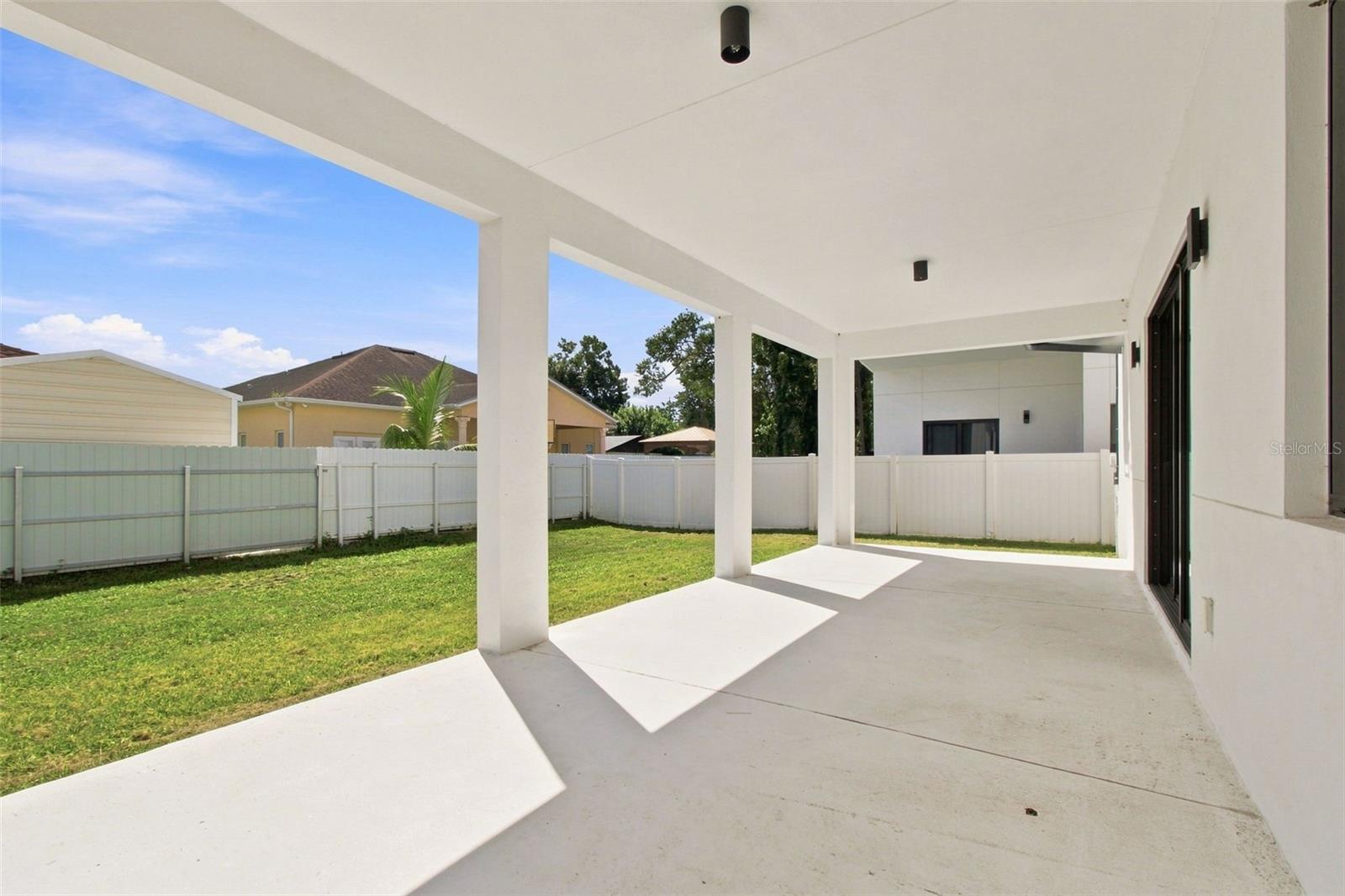 7519 N COOLIDGE AVE — photo 63