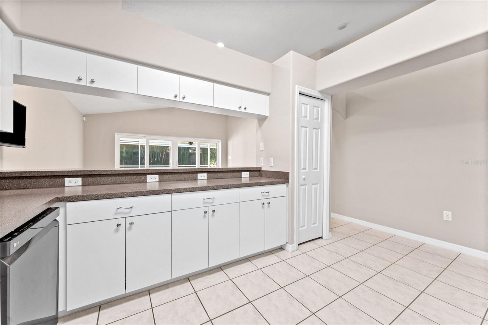 3313 W MARCUM ST — photo 15