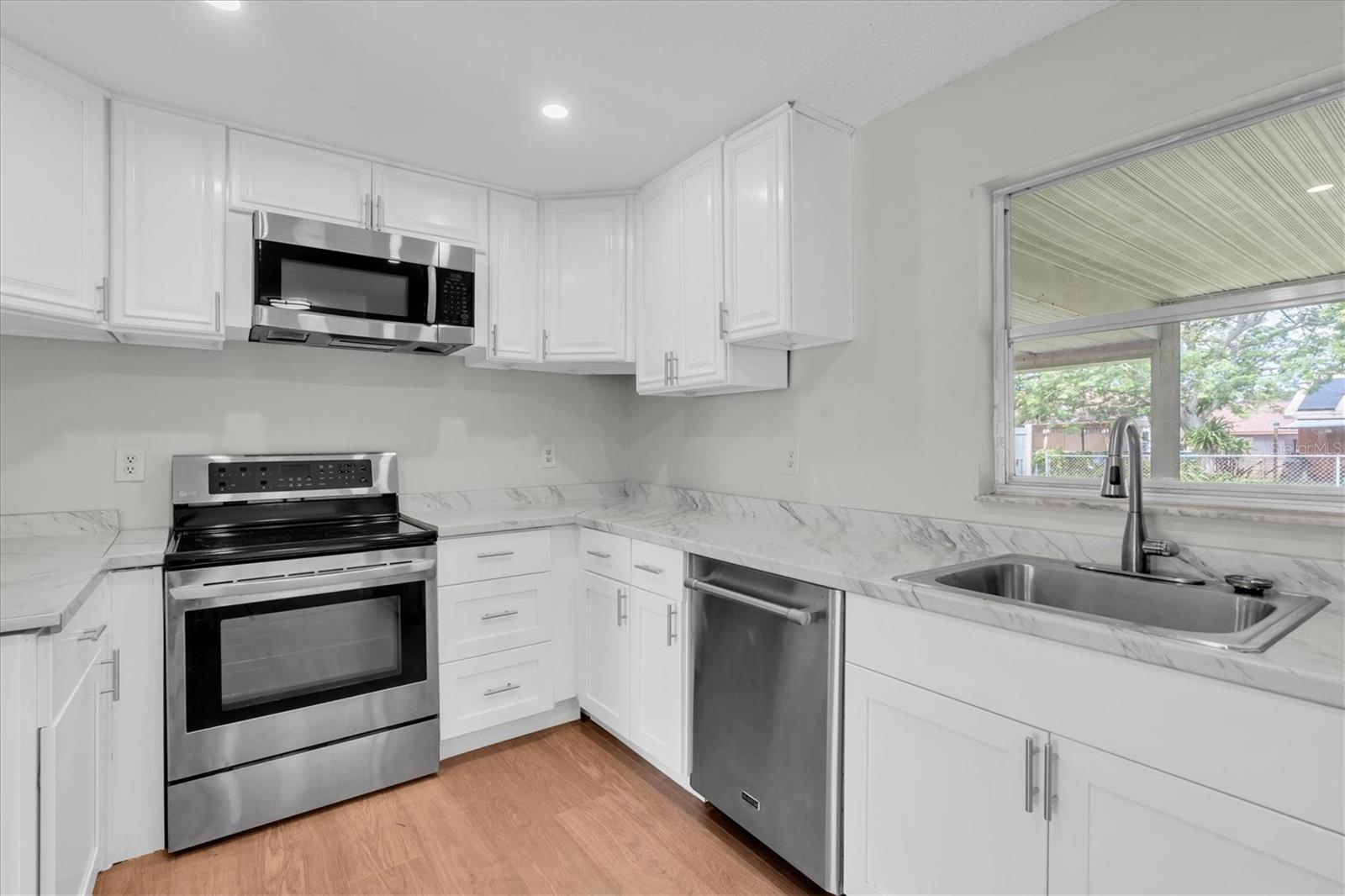 7645 ARLIGHT DR — photo 12