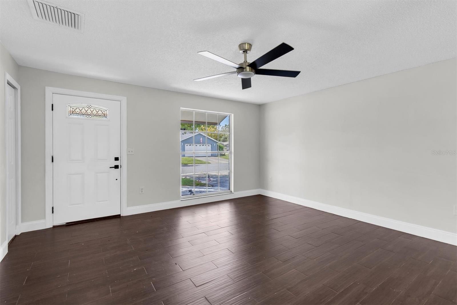 7645 ARLIGHT DR — photo 5
