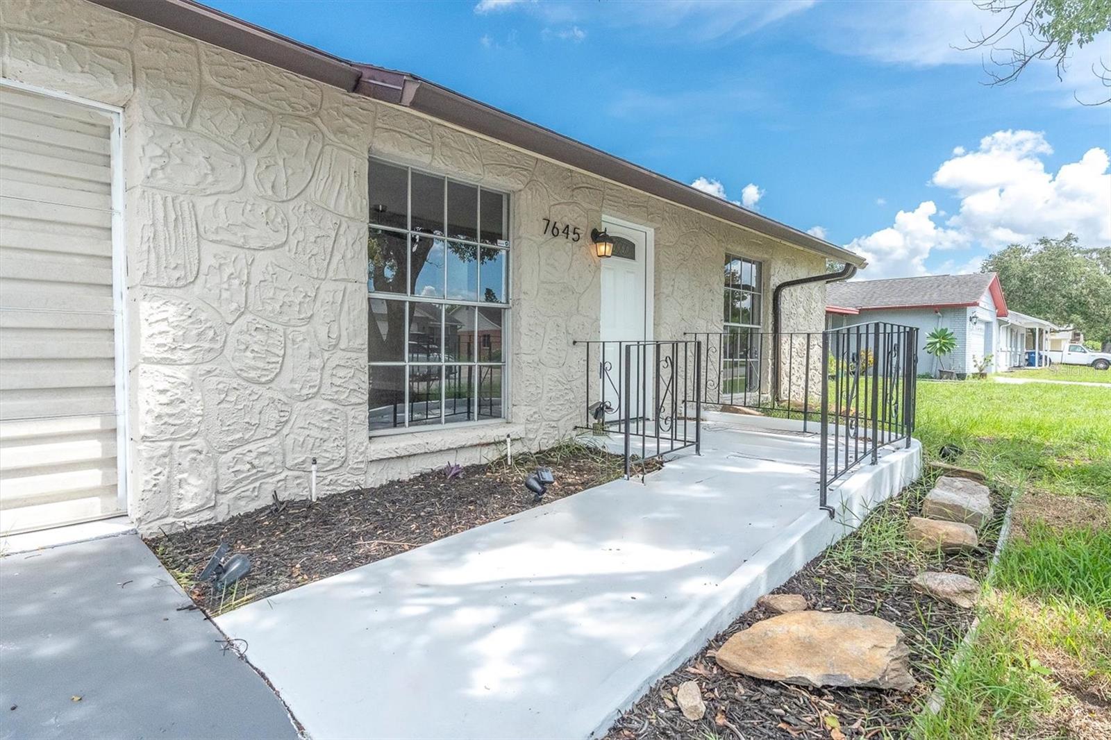 7645 ARLIGHT DR — photo 3
