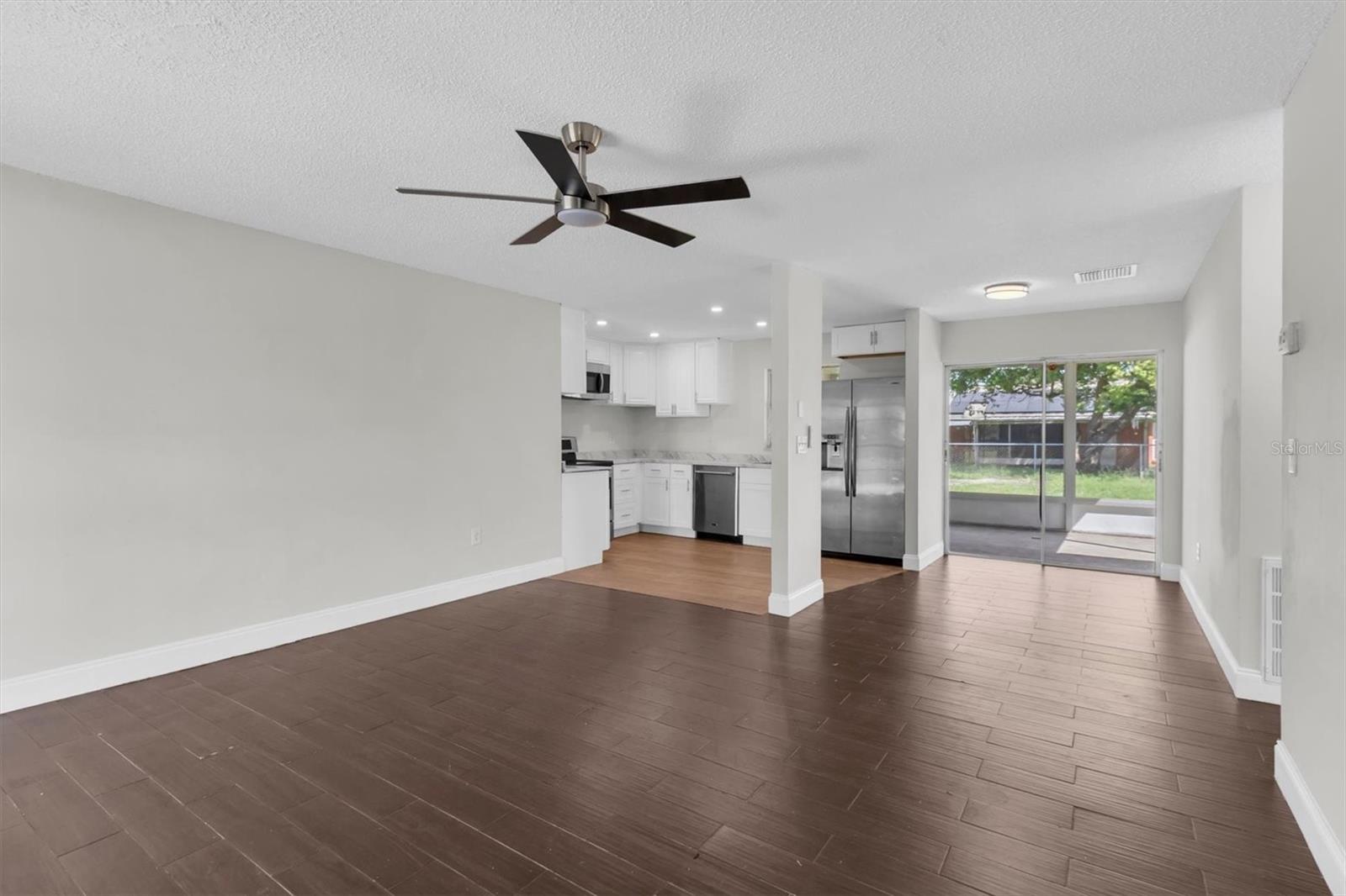 7645 ARLIGHT DR — photo 7