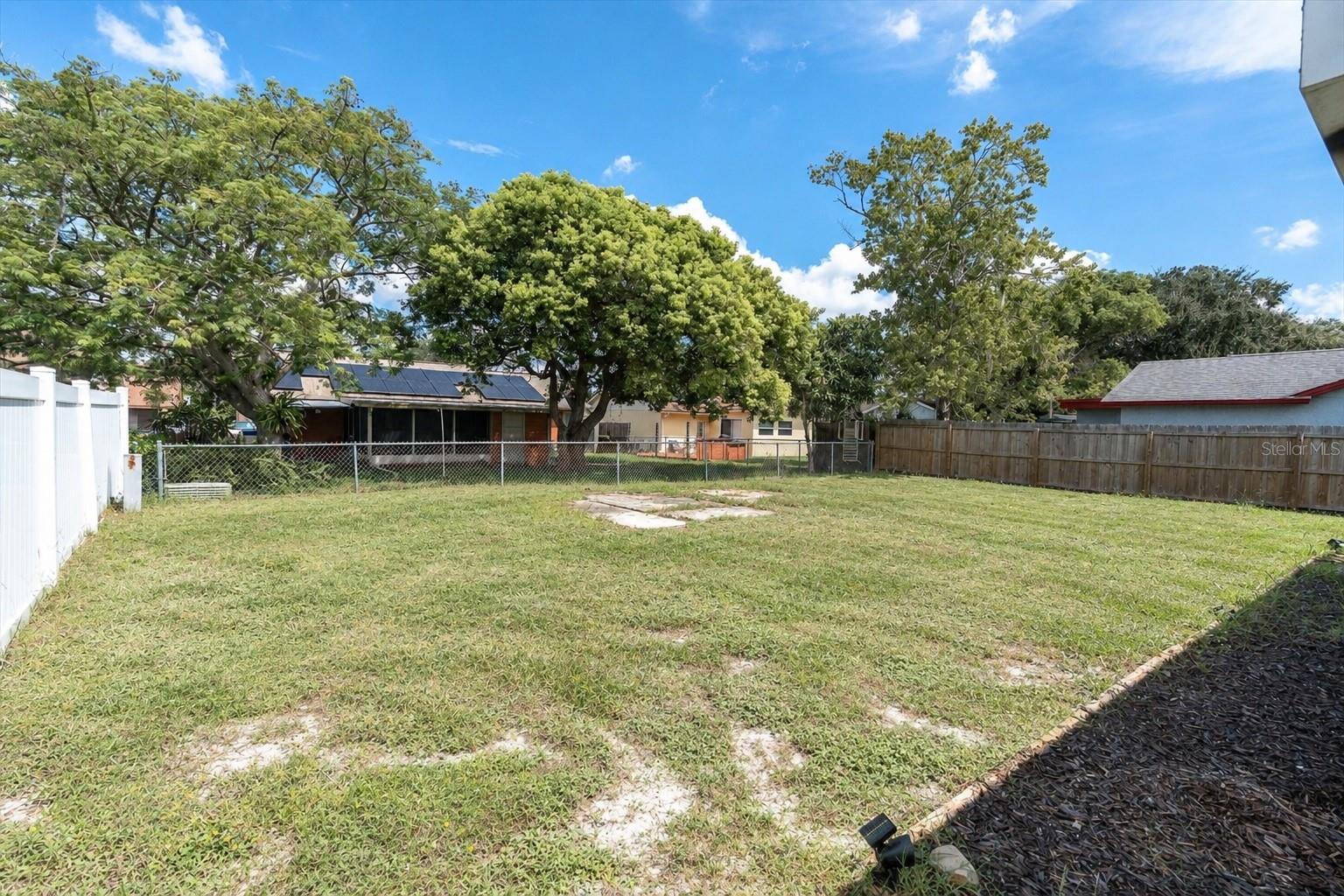 7645 ARLIGHT DR — photo 27