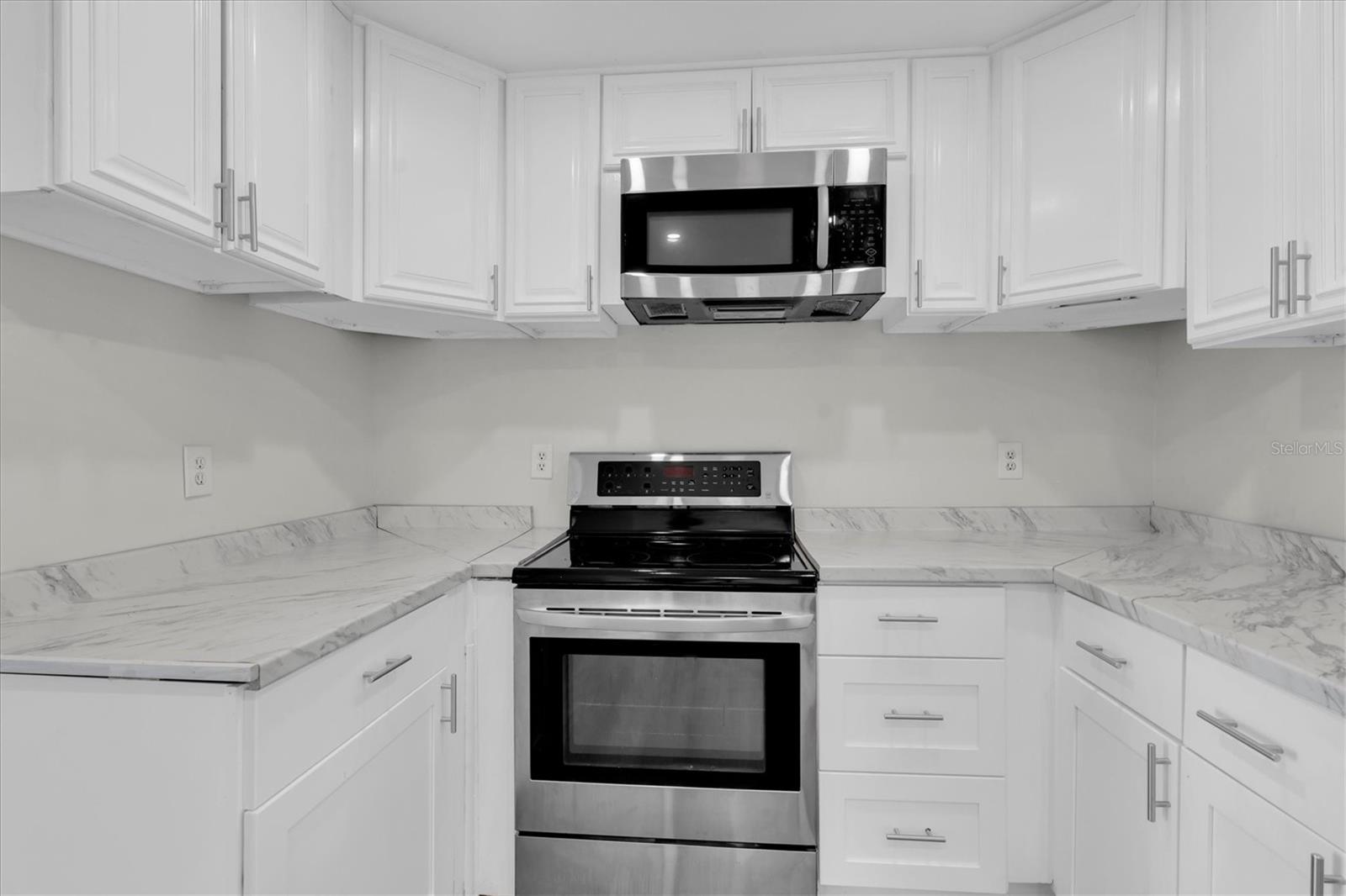 7645 ARLIGHT DR — photo 13