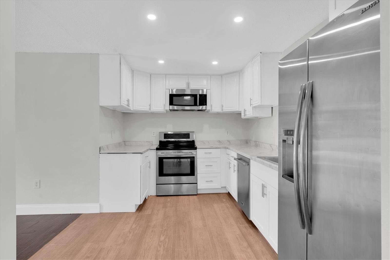 7645 ARLIGHT DR — photo 11