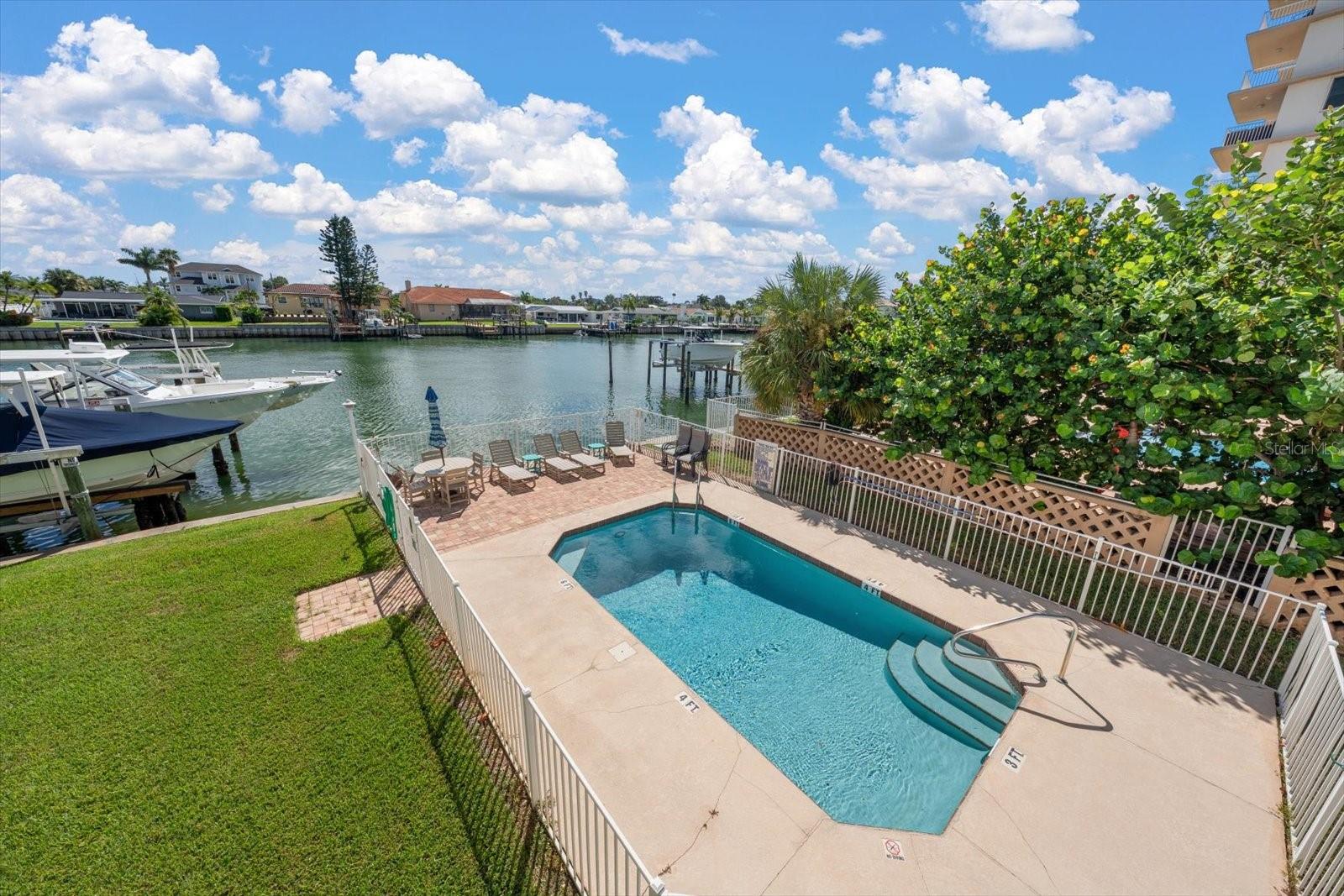 301 ISLAND WAY #E — photo 3