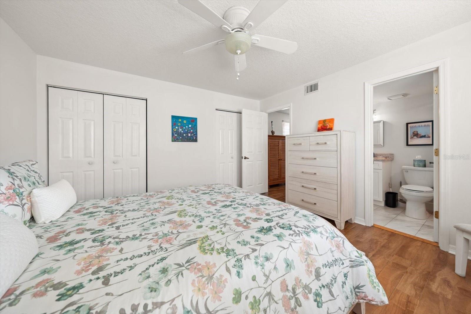 301 ISLAND WAY #E — photo 32