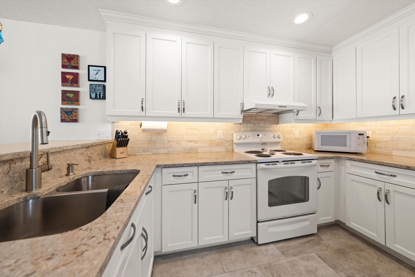 301 ISLAND WAY #E — photo 19