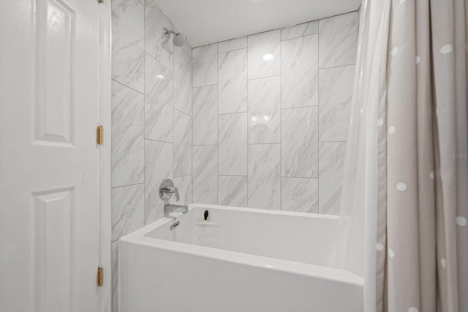 301 ISLAND WAY #E — photo 24