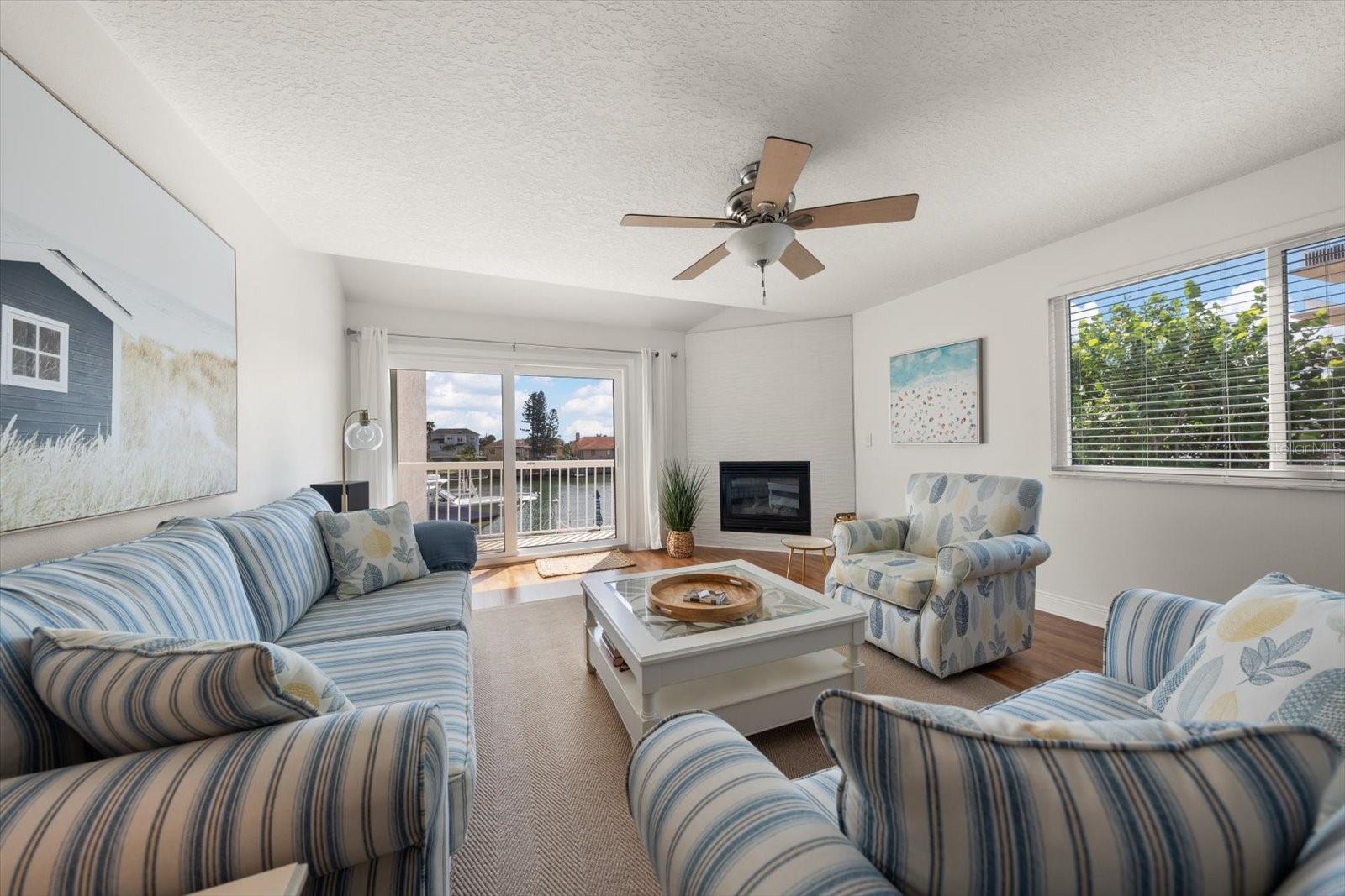 301 ISLAND WAY #E — photo 4