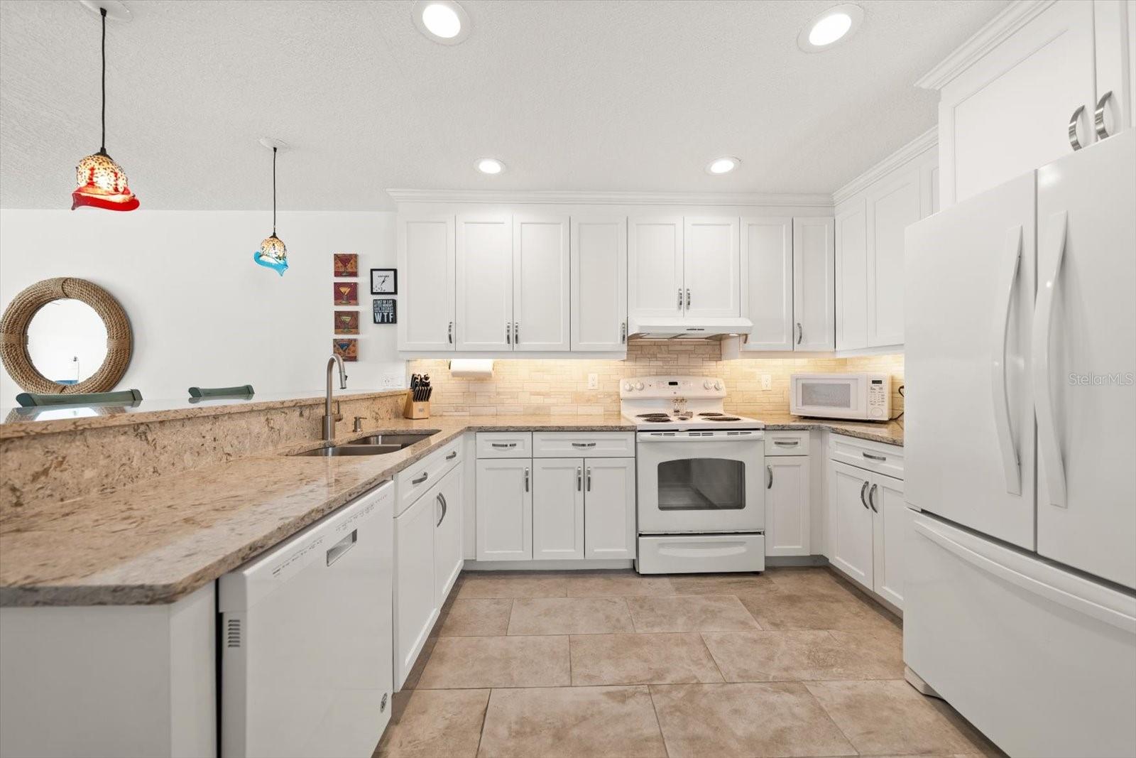 301 ISLAND WAY #E — photo 5