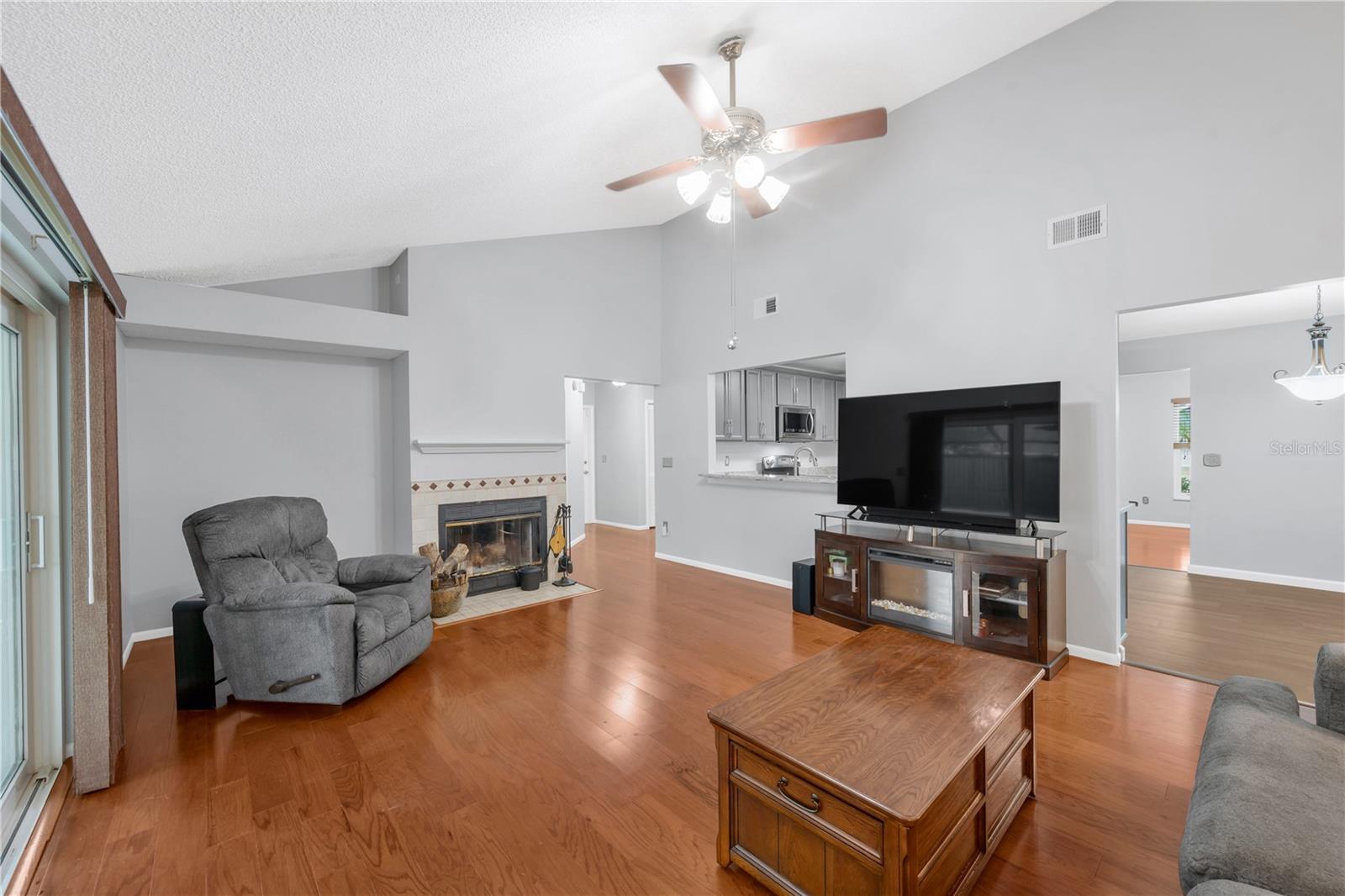 1418 SHELL FLOWER DR — photo 5