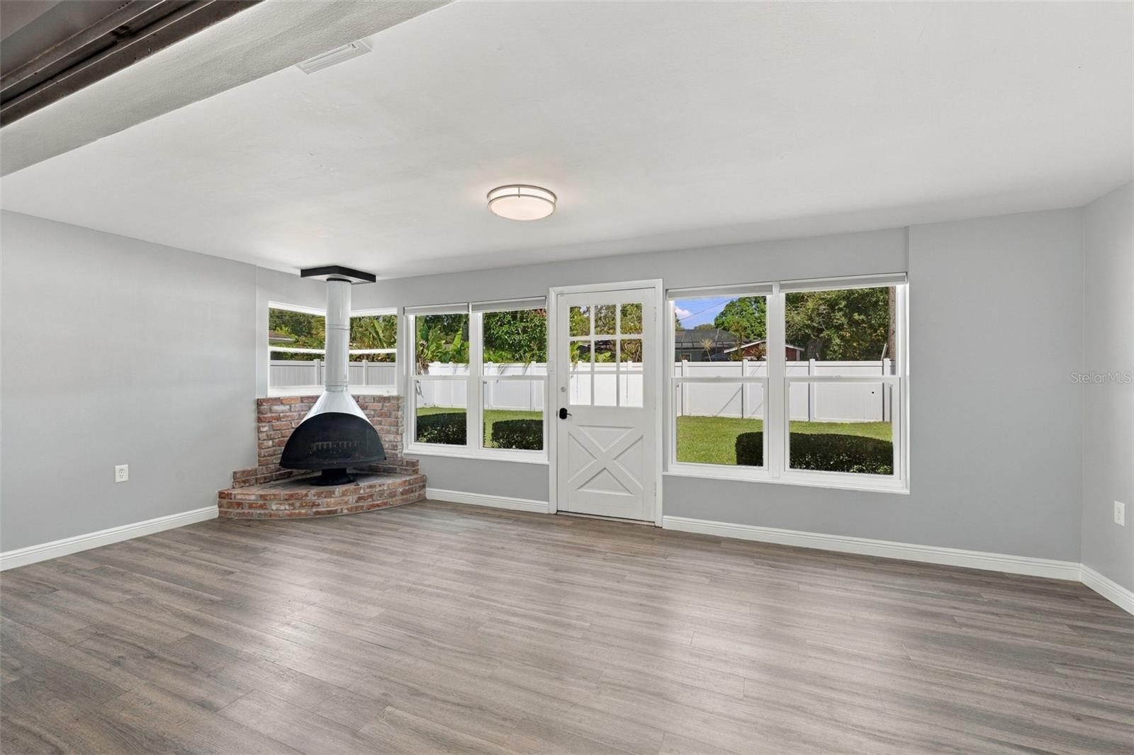 2260 SAINT CHARLES DR — photo 13