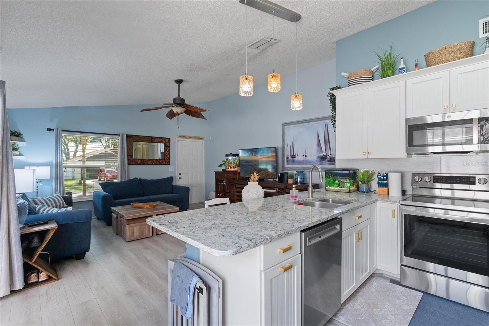 635 BELLINGHAM PL — photo 9