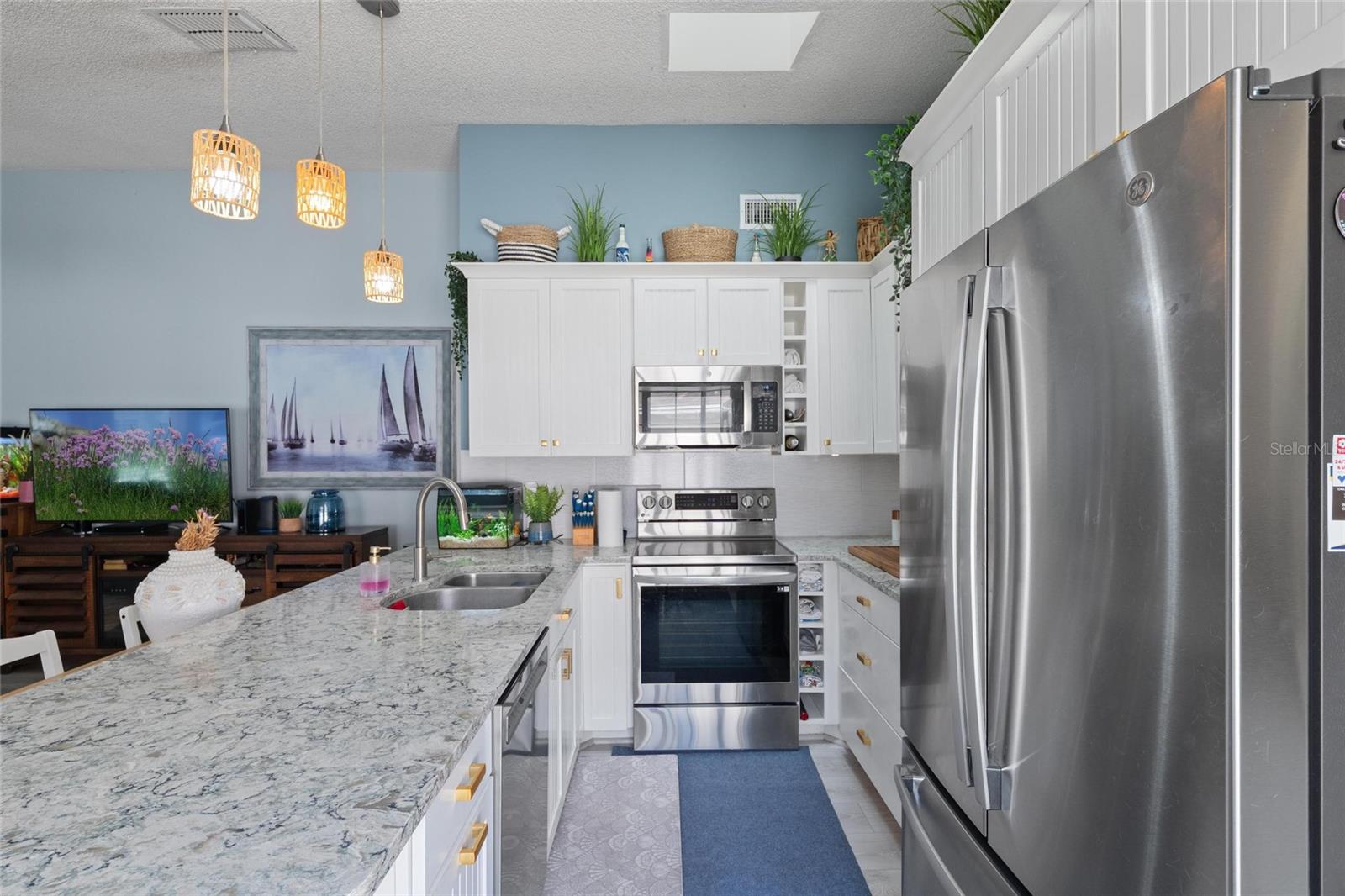 635 BELLINGHAM PL — photo 11