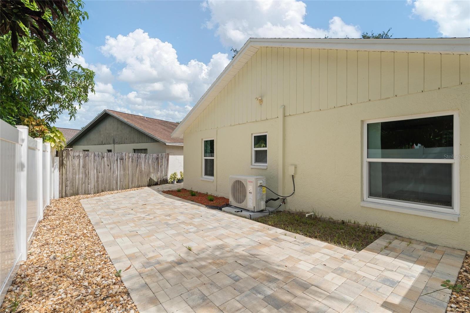 635 BELLINGHAM PL — photo 6