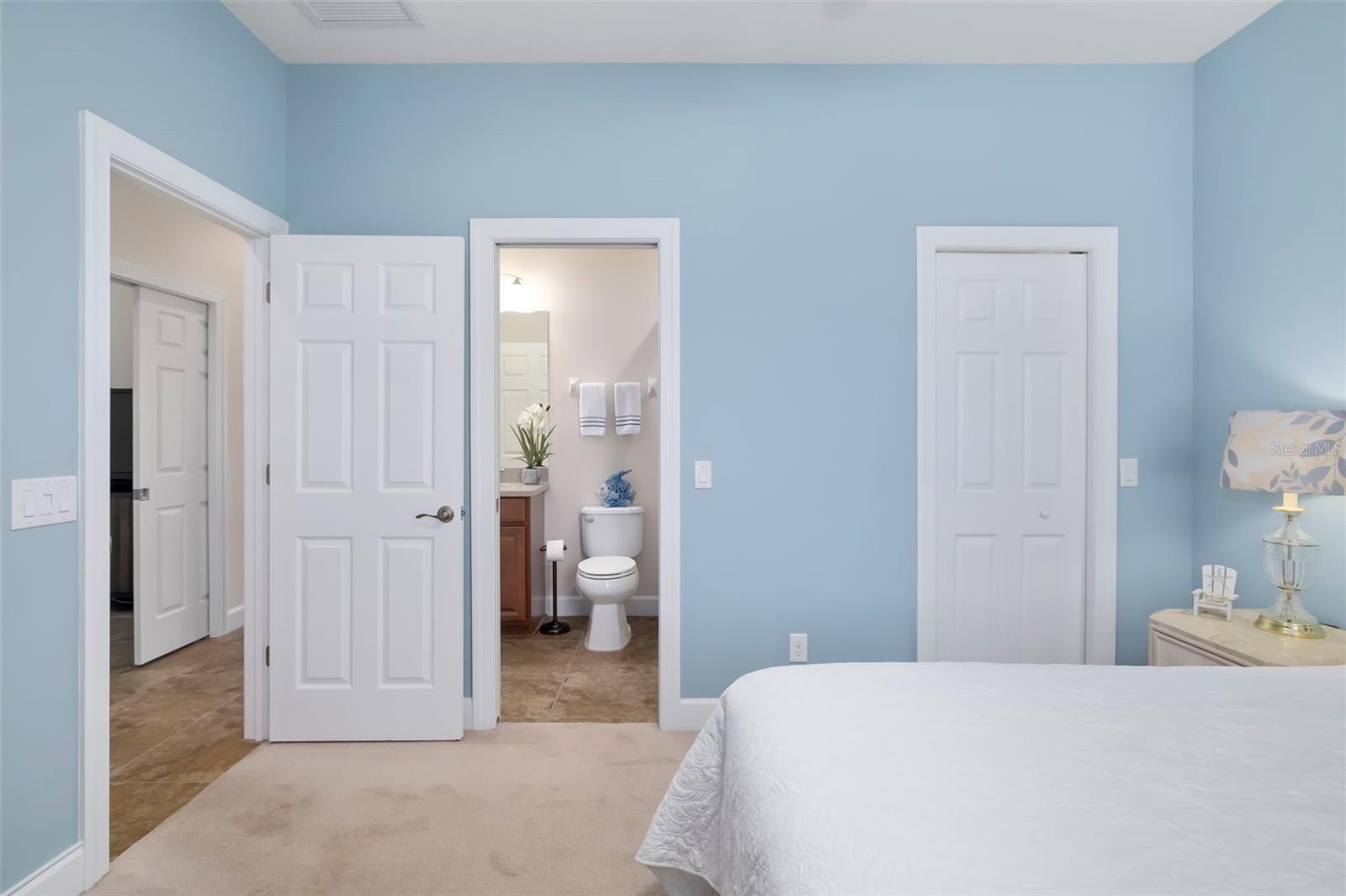292 CAPULET DR — photo 47