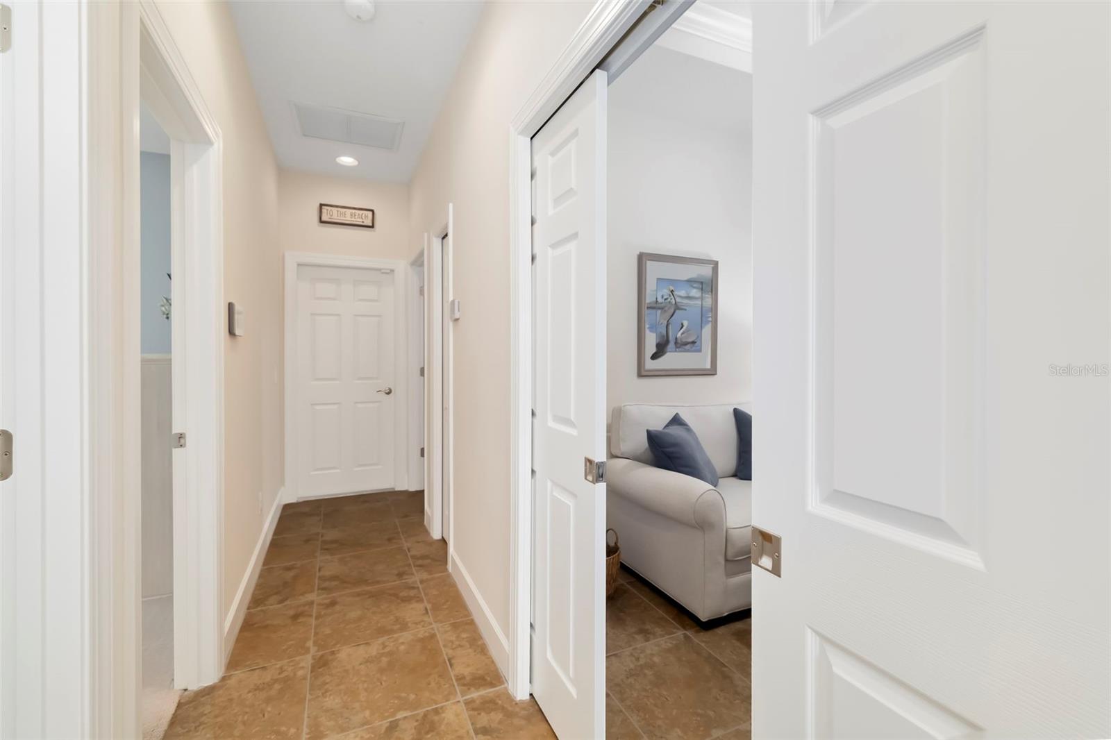 292 CAPULET DR — photo 40