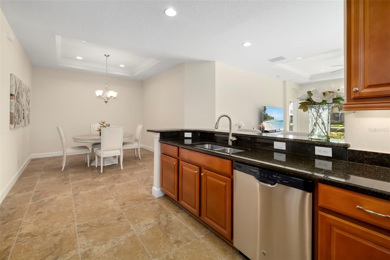 292 CAPULET DR — photo 25