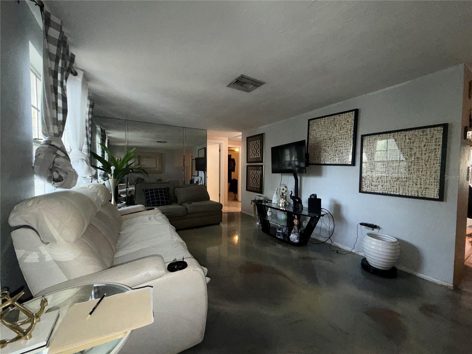 6251 6TH AVE — photo 3