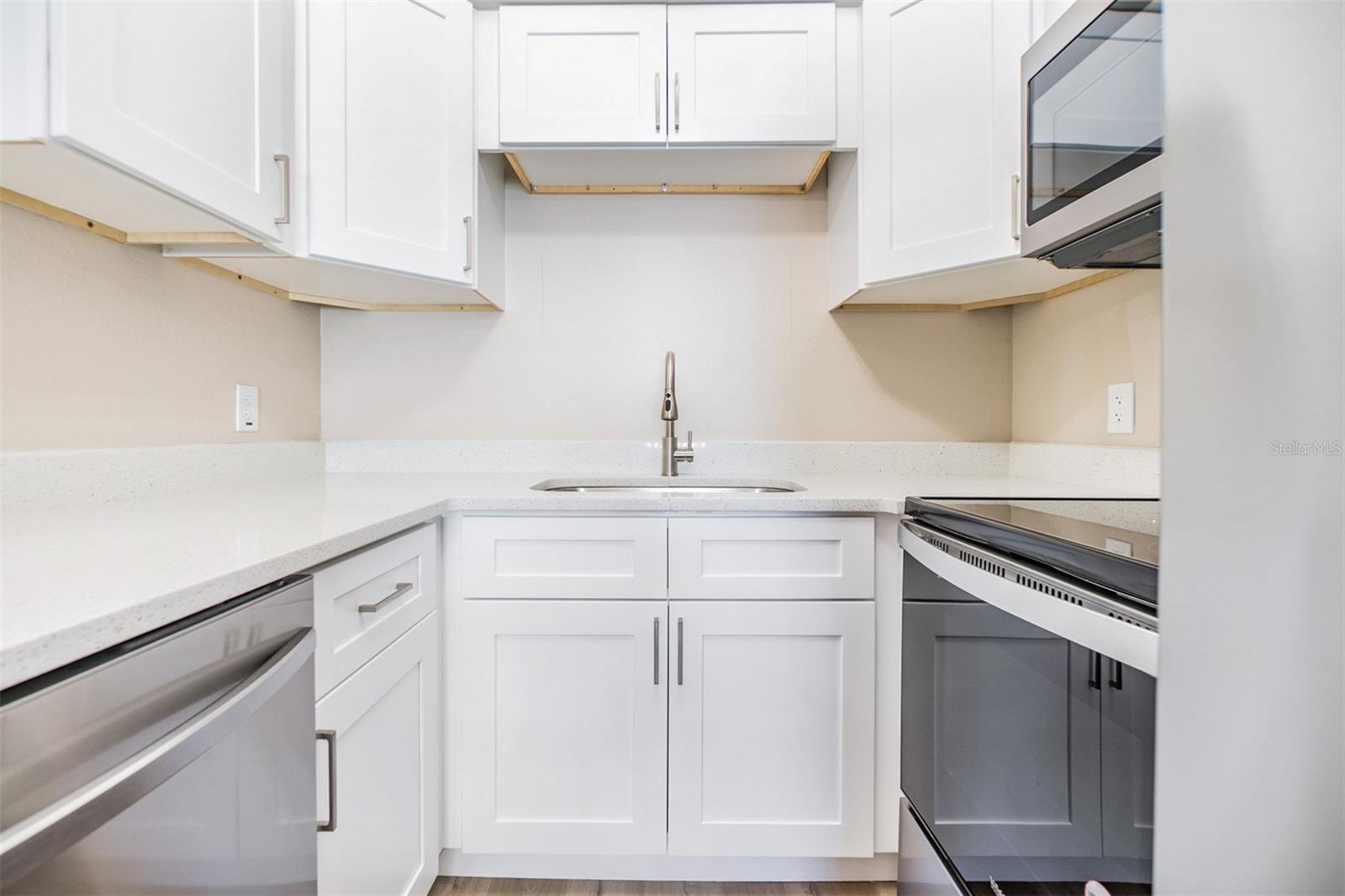 6740 CARNELIAN AVE — photo 9