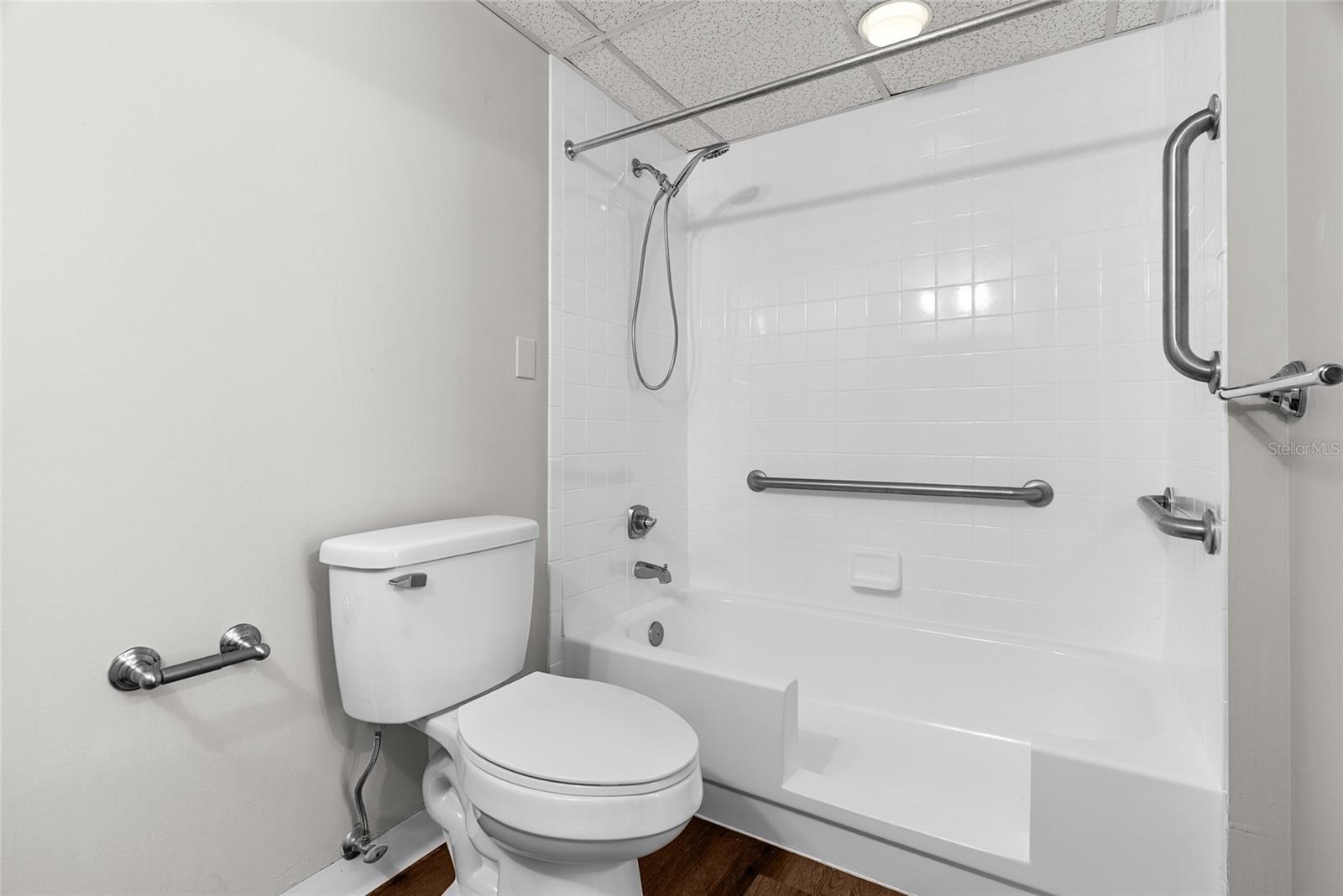 411 1ST AVE N #308 — photo 34