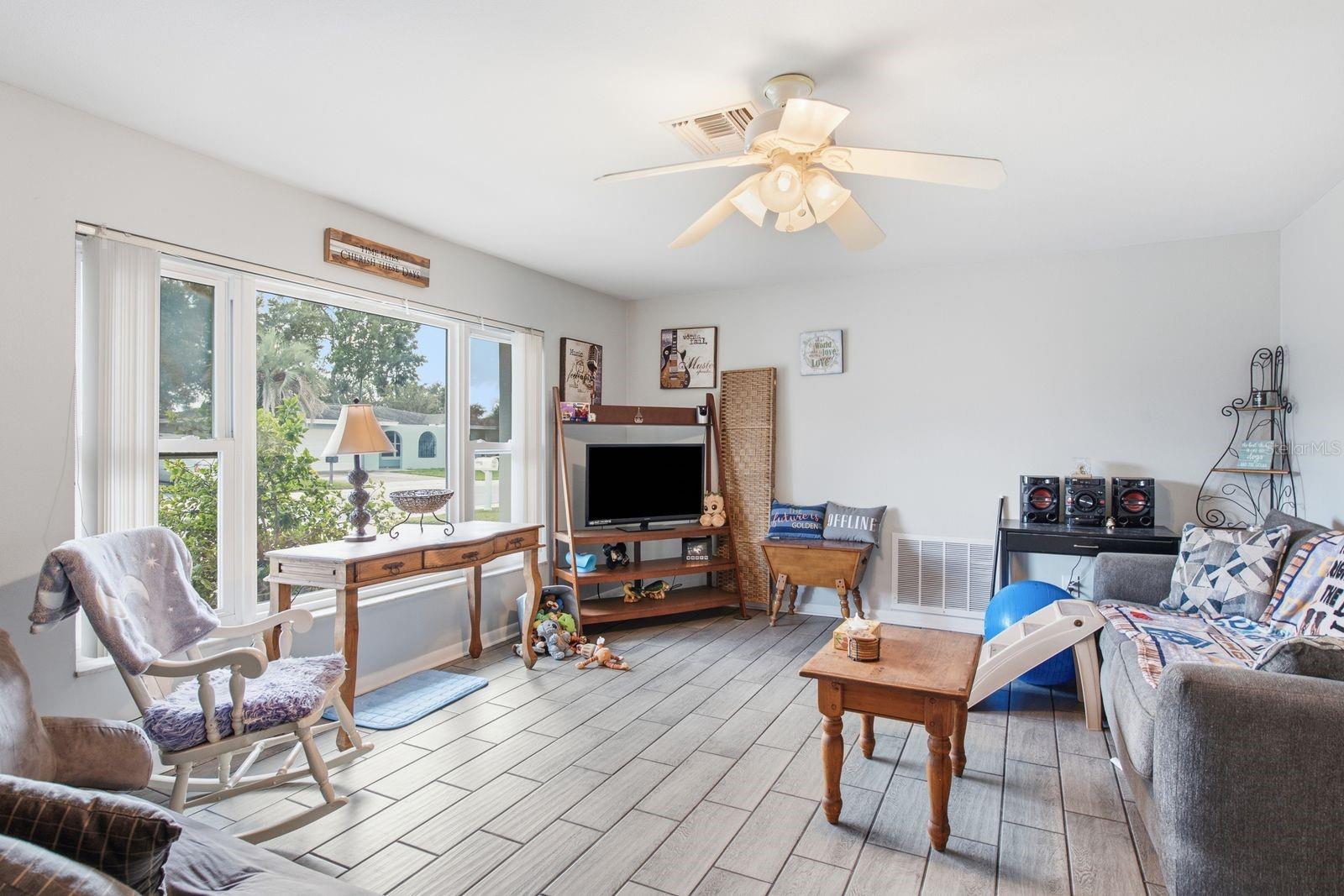 1806 DRIFTWOOD CIR S — photo 5