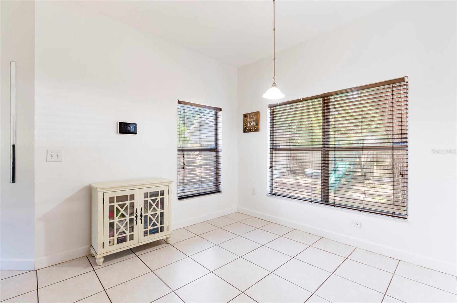 8213 N KLONDYKE ST — photo 12