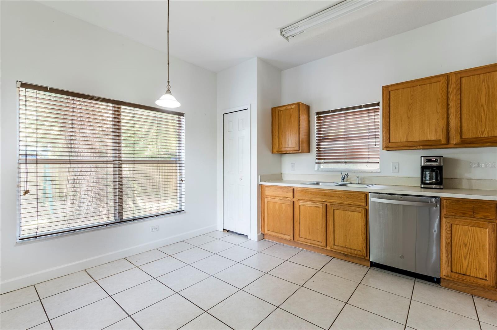 8213 N KLONDYKE ST — photo 9