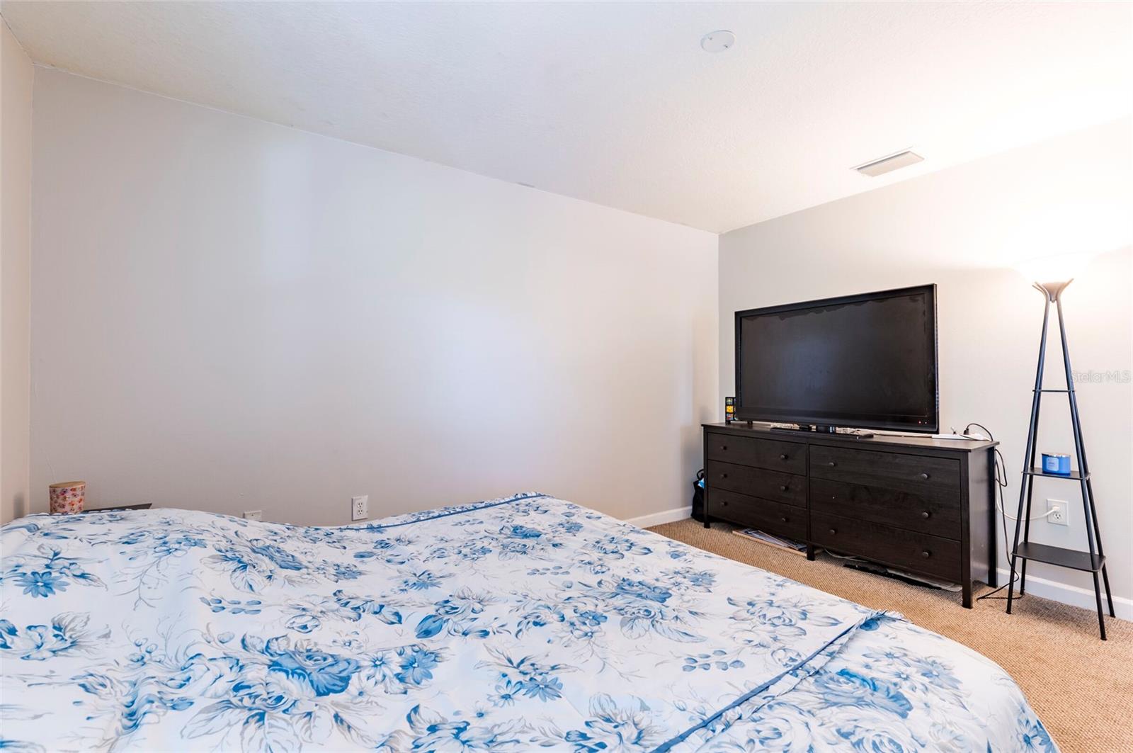 8213 N KLONDYKE ST — photo 19