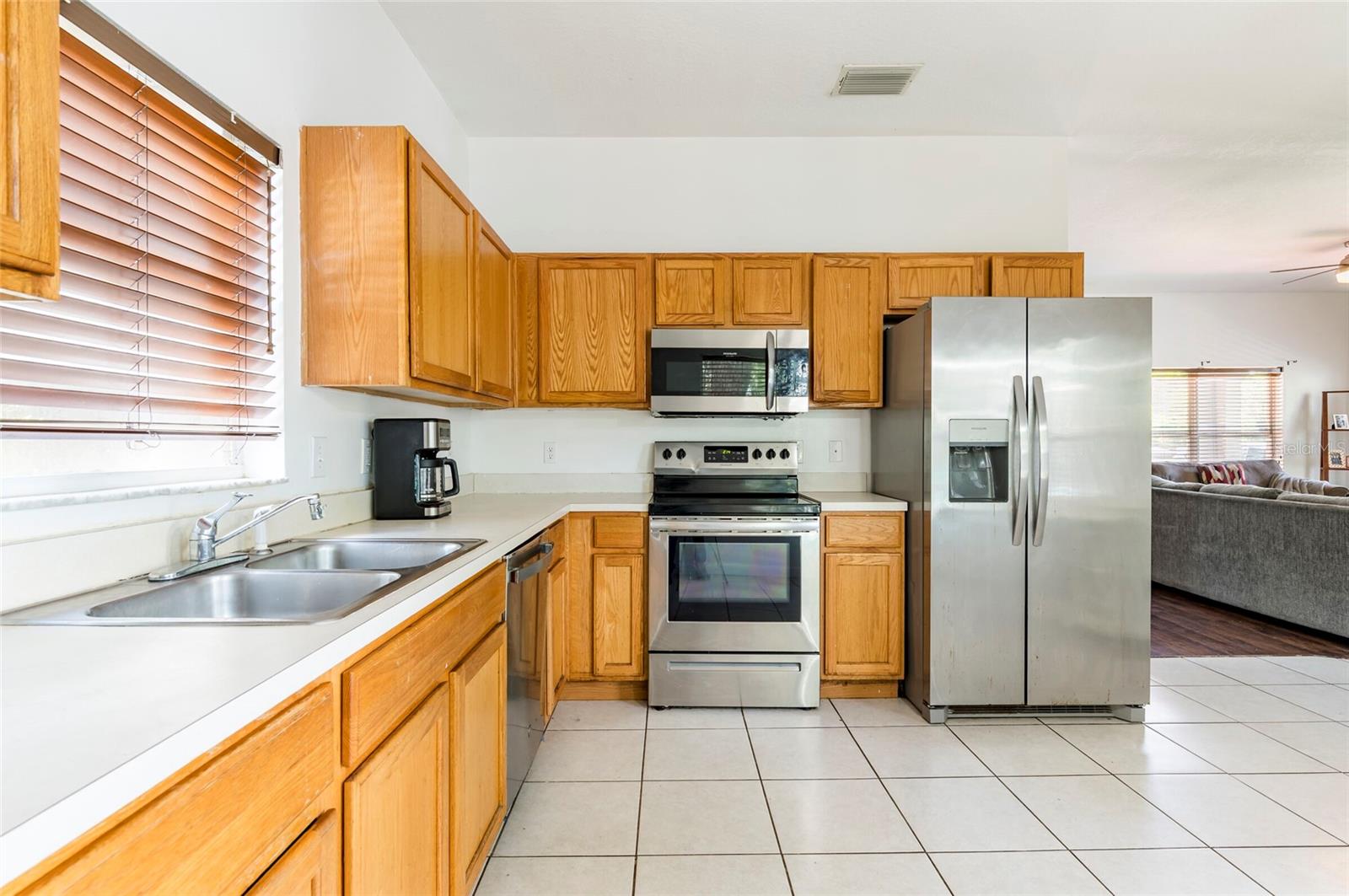 8213 N KLONDYKE ST — photo 11