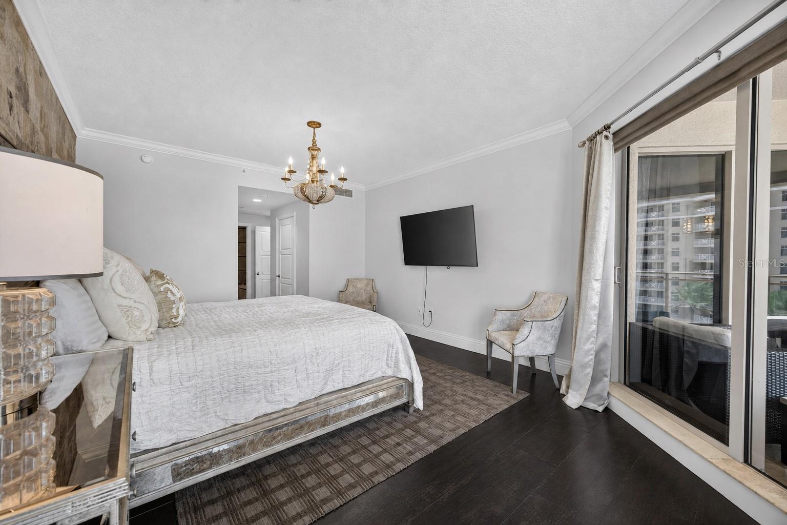 11 BAYMONT ST #807 — photo 32