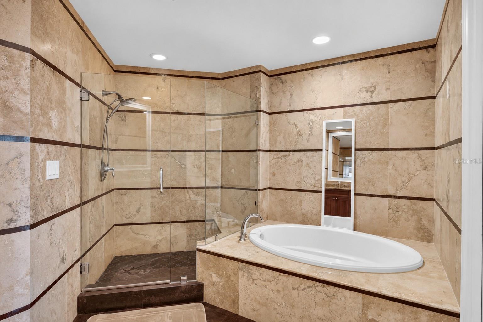 11 BAYMONT ST #807 — photo 34