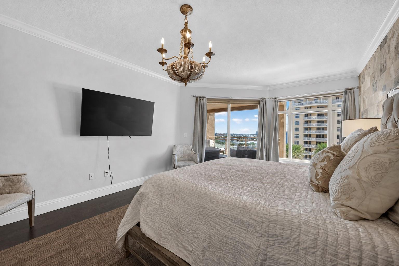 11 BAYMONT ST #807 — photo 30