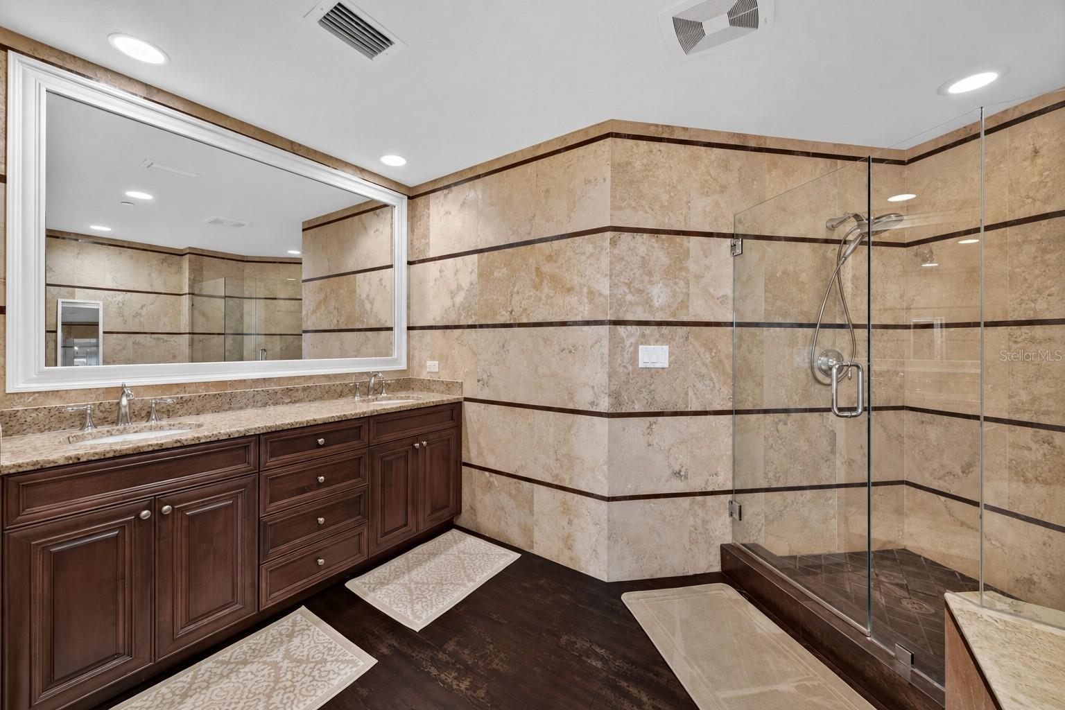 11 BAYMONT ST #807 — photo 33