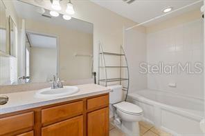 2512 LEXINGTON OAK DR — photo 21