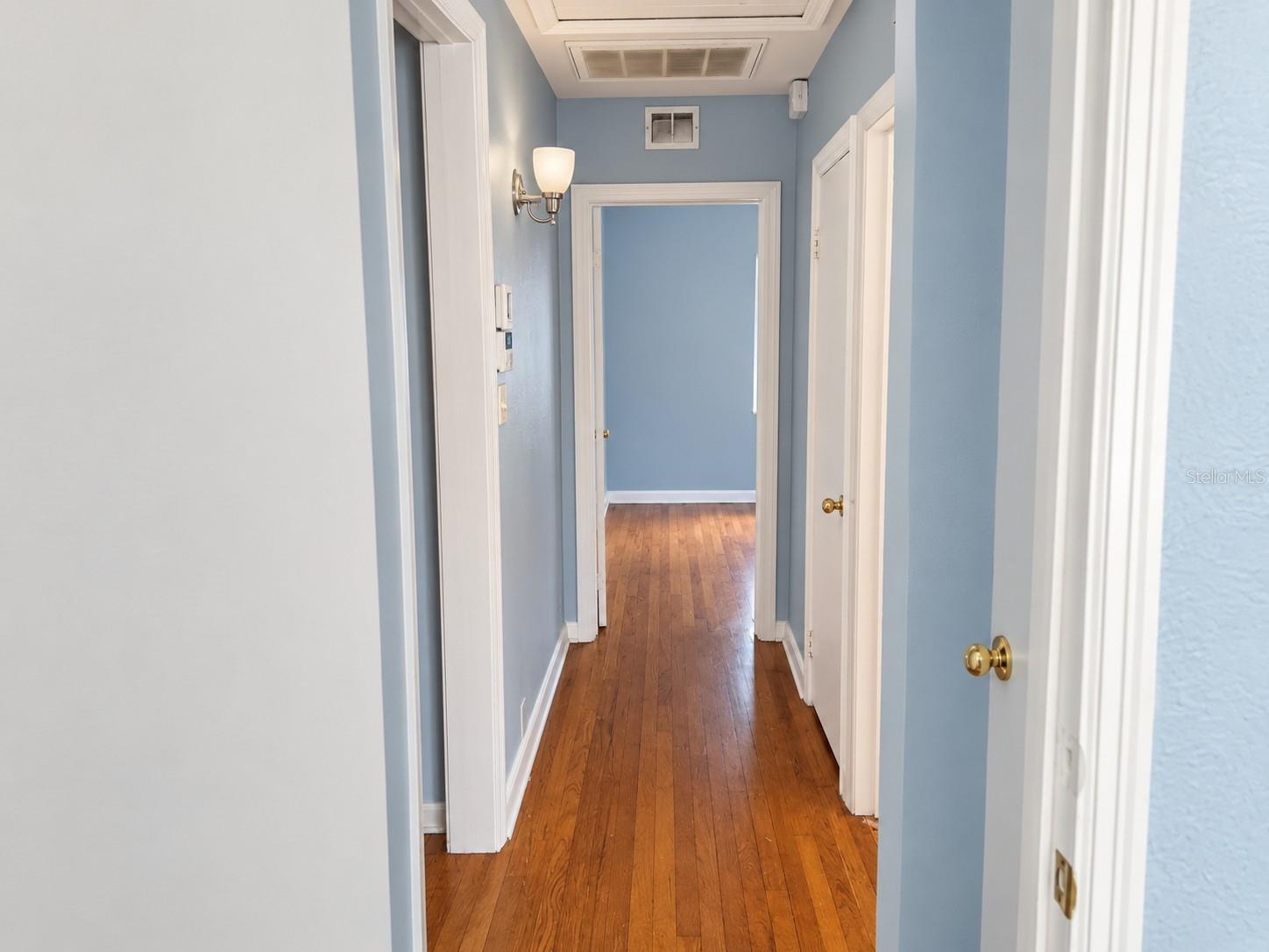 806 W WEST ST — photo 11