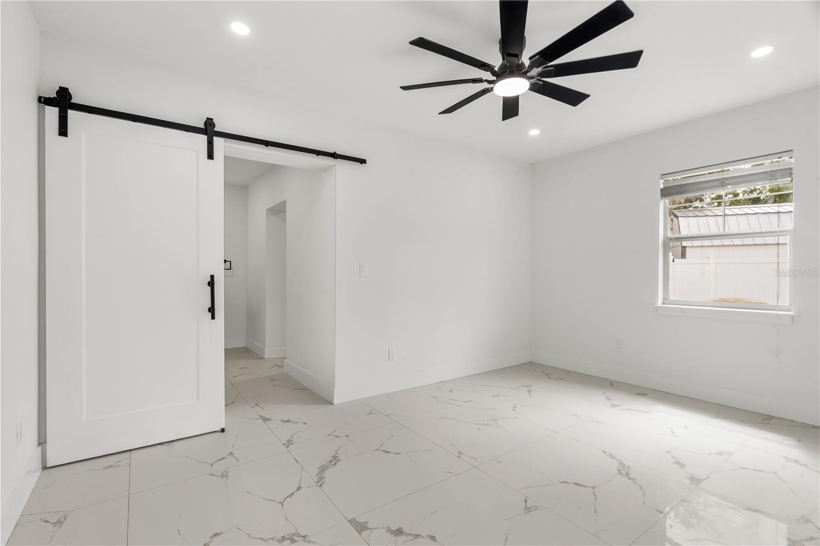 4112 W WALLACE AVE — photo 24